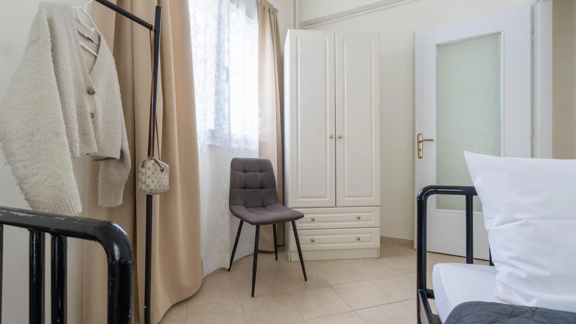 Spacious City Center Apartment By Renthub Heraklion