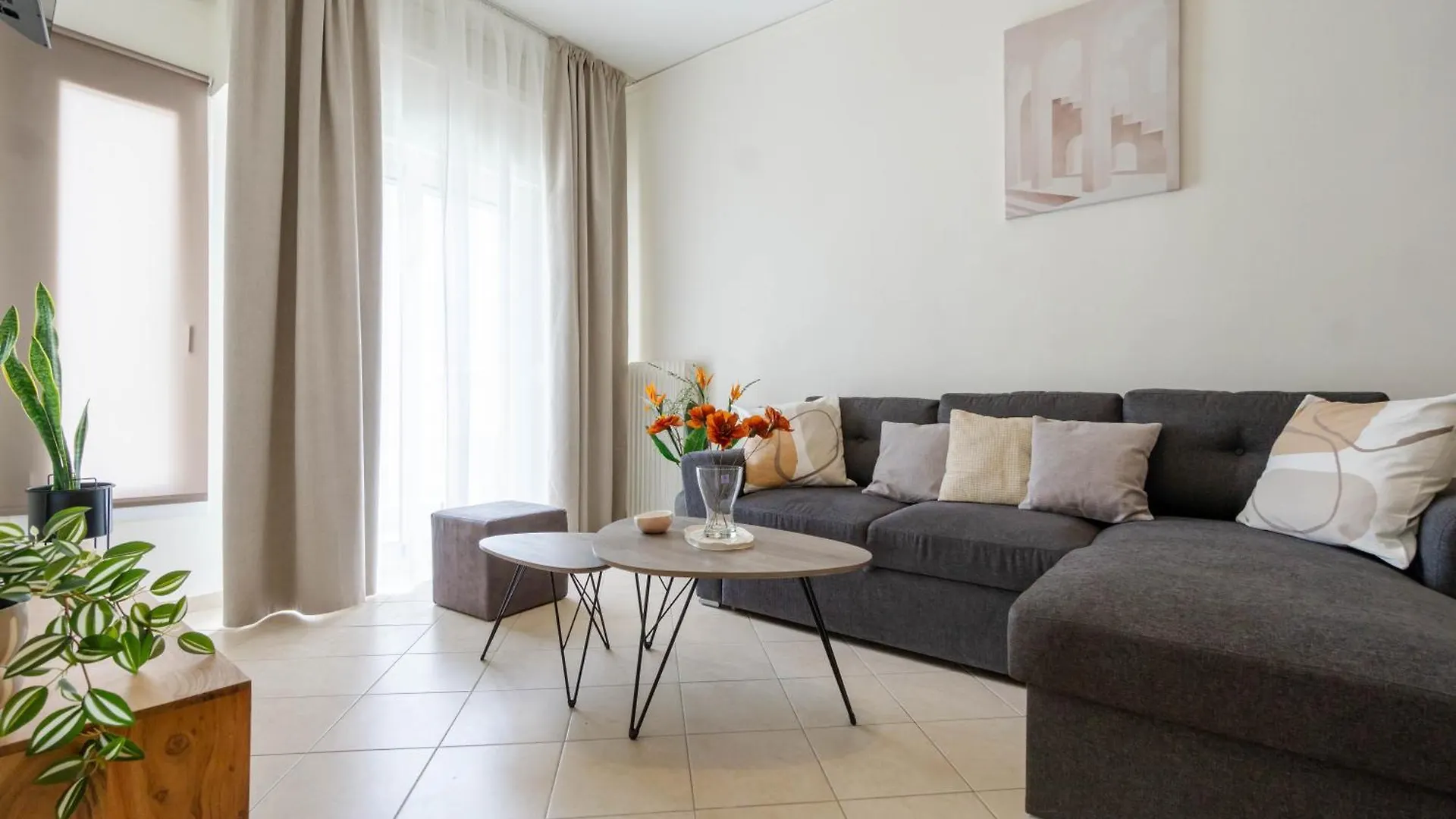 Spacious City Center Apartment By Renthub Heraklion  Heraklion (Crete)
